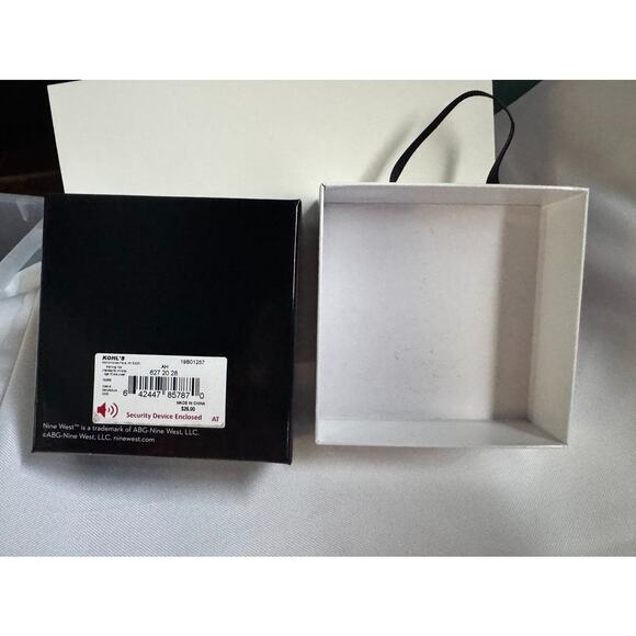 Nine West Silver-Toned Bracelet & Heart Earring Jewelry Gift Set NIB - Picture 3 of 9